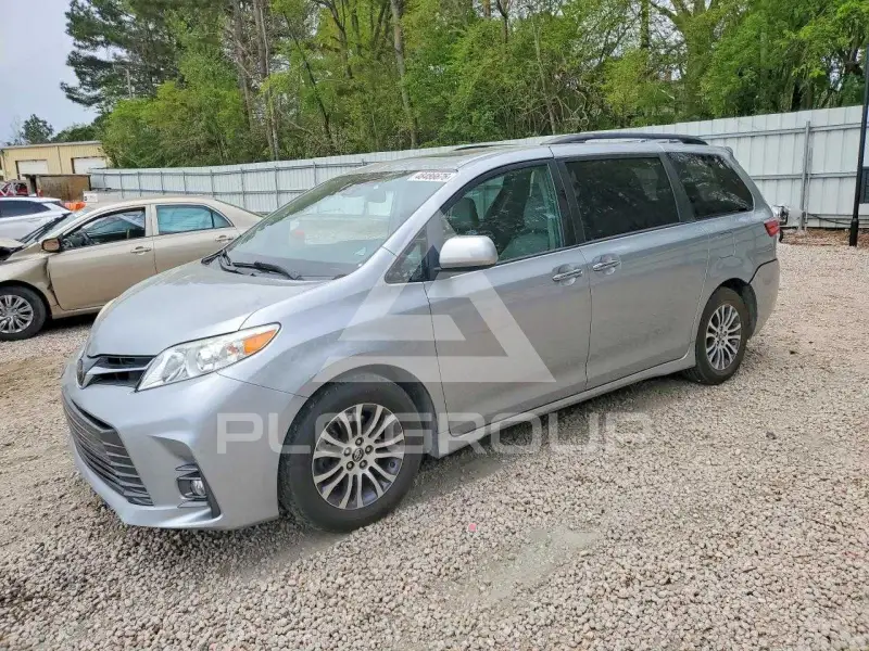 2019 Toyota SIENNA фото