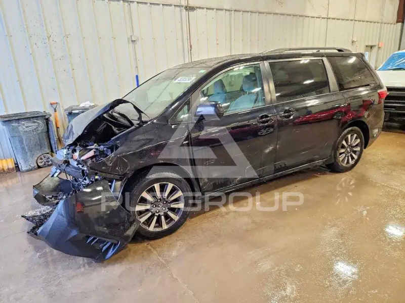 2019 Toyota SIENNA фото