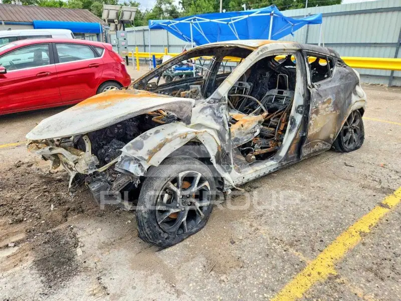 2019 Toyota C-HR photo