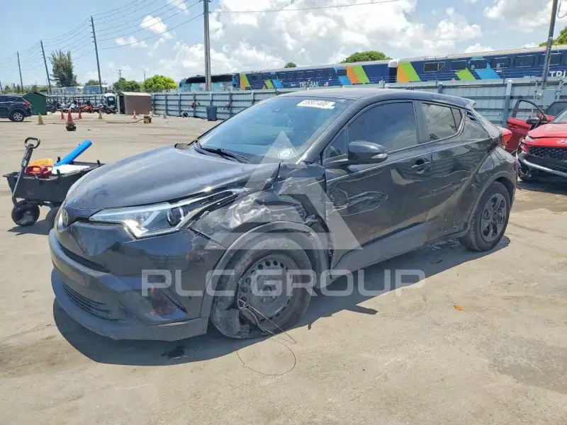 2019 Toyota C-HR photo