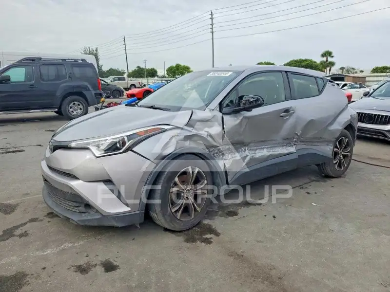 2019 Toyota C-HR photo