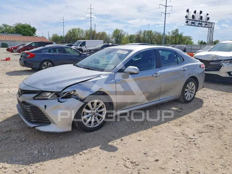 2019 Toyota CAMRY фото