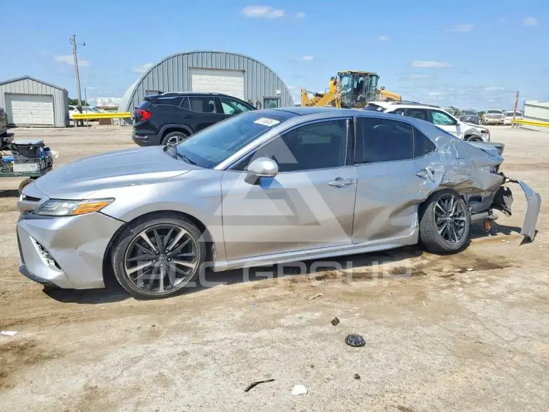 2019 Toyota CAMRY фото