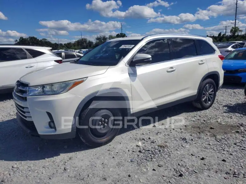 2019 Toyota Highlander фото