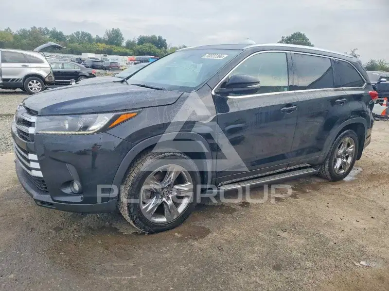 2019 Toyota Highlander photo