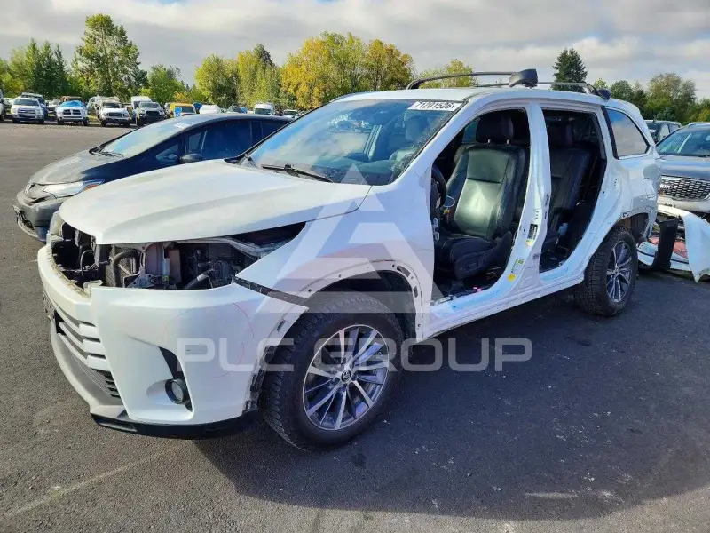 2019 Toyota Highlander photo