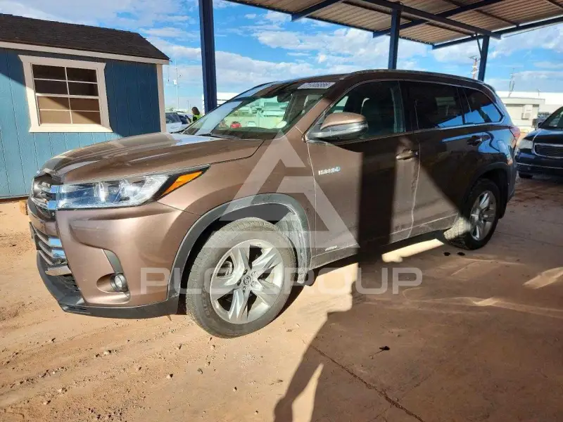 2019 Toyota Highlander photo