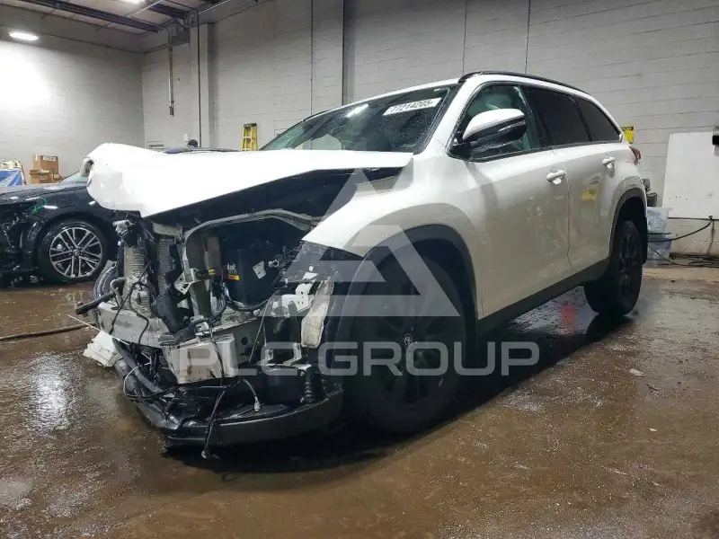 2019 Toyota Highlander photo