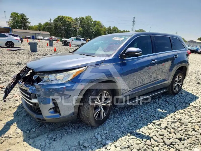 2019 Toyota Highlander photo