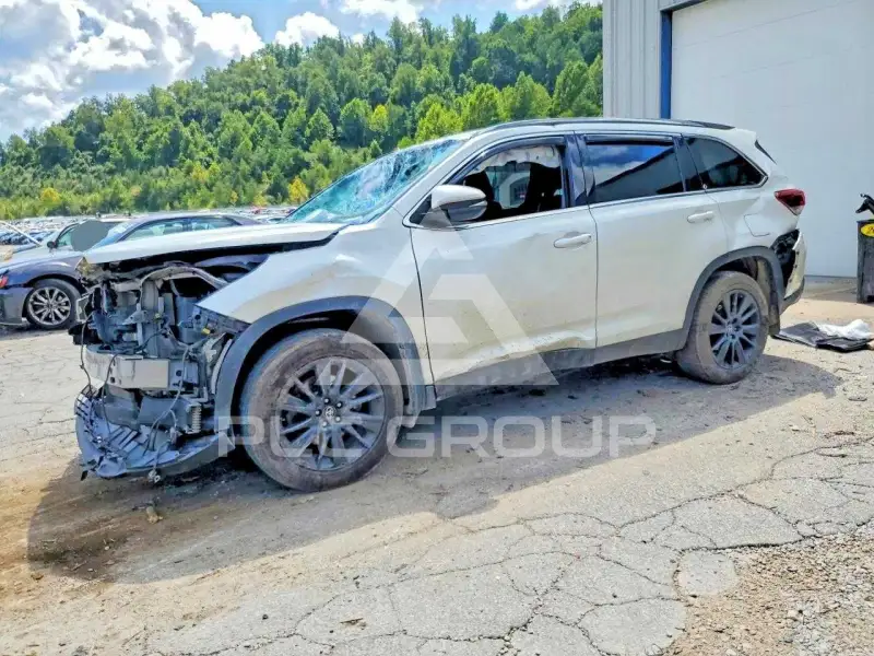 2019 Toyota Highlander фото