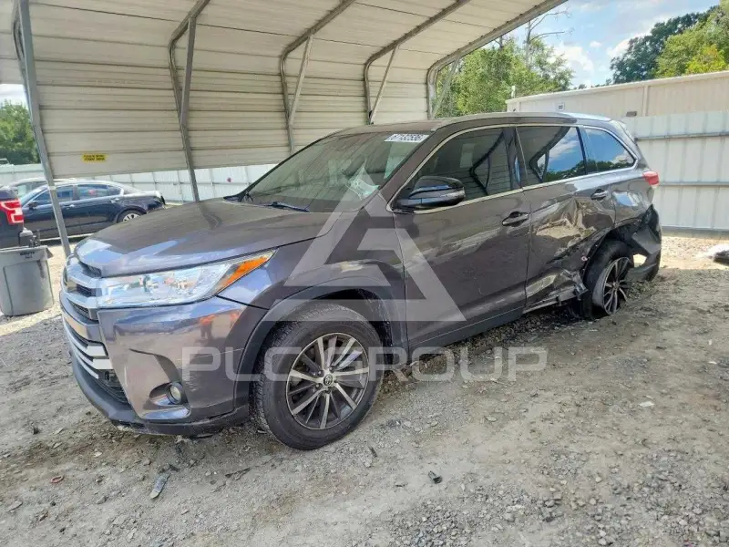 2019 Toyota Highlander photo