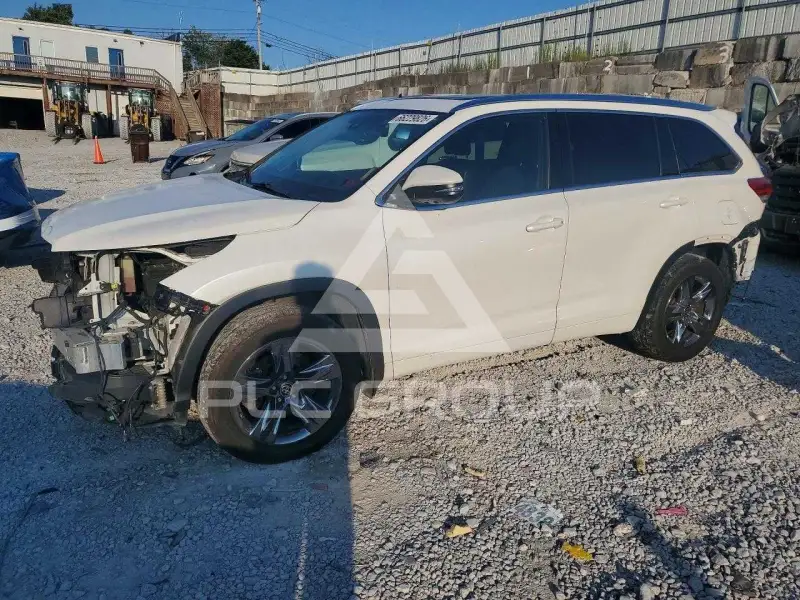 2019 Toyota Highlander photo