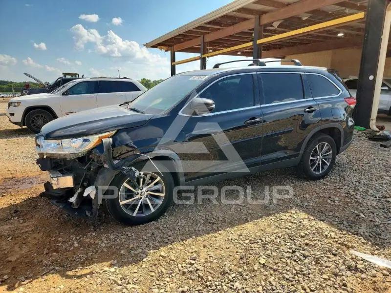 2019 Toyota Highlander фото