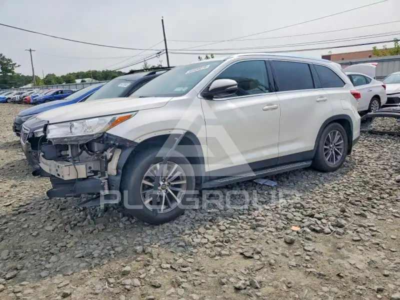 2019 Toyota Highlander фото