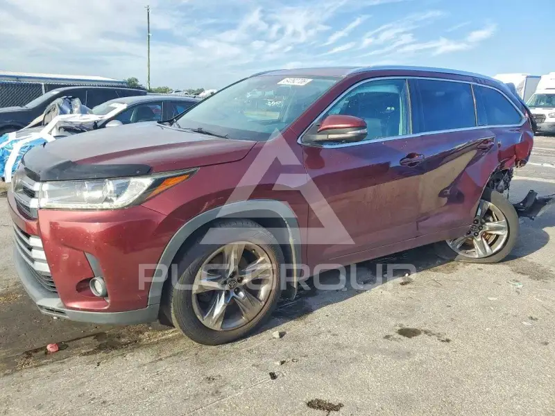 2019 Toyota Highlander photo