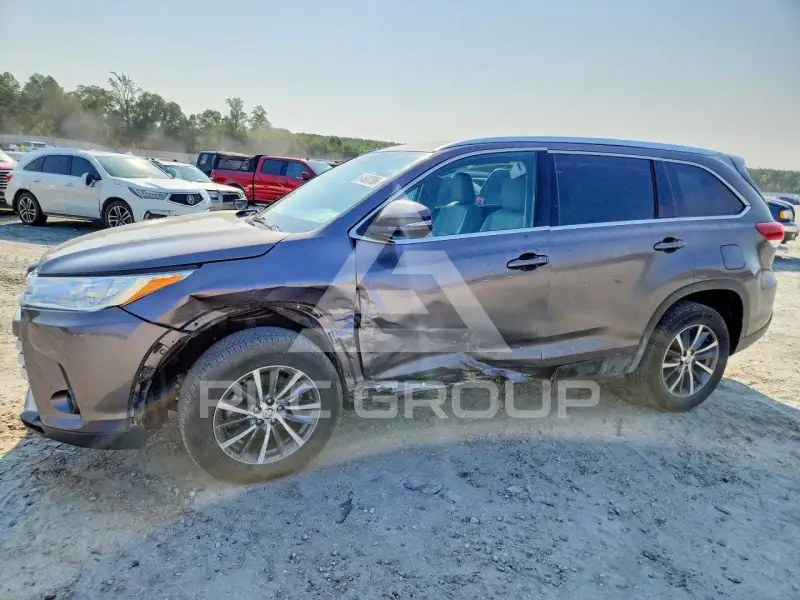 2019 Toyota Highlander фото