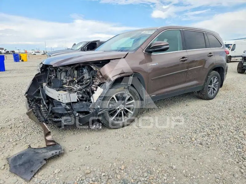 2019 Toyota Highlander photo