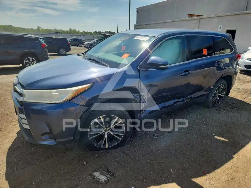 2019 Toyota Highlander photo
