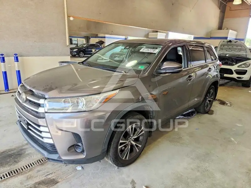 2019 Toyota Highlander фото