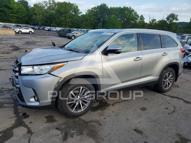 2019 Toyota Highlander фото