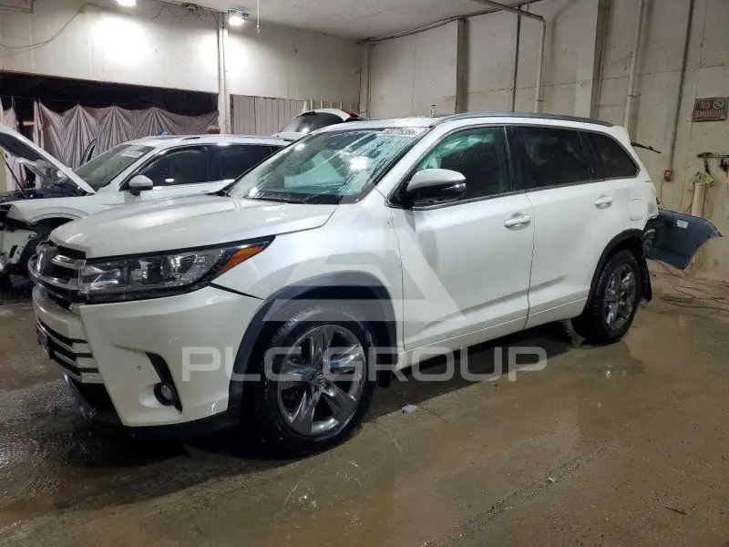 2019 Toyota Highlander photo