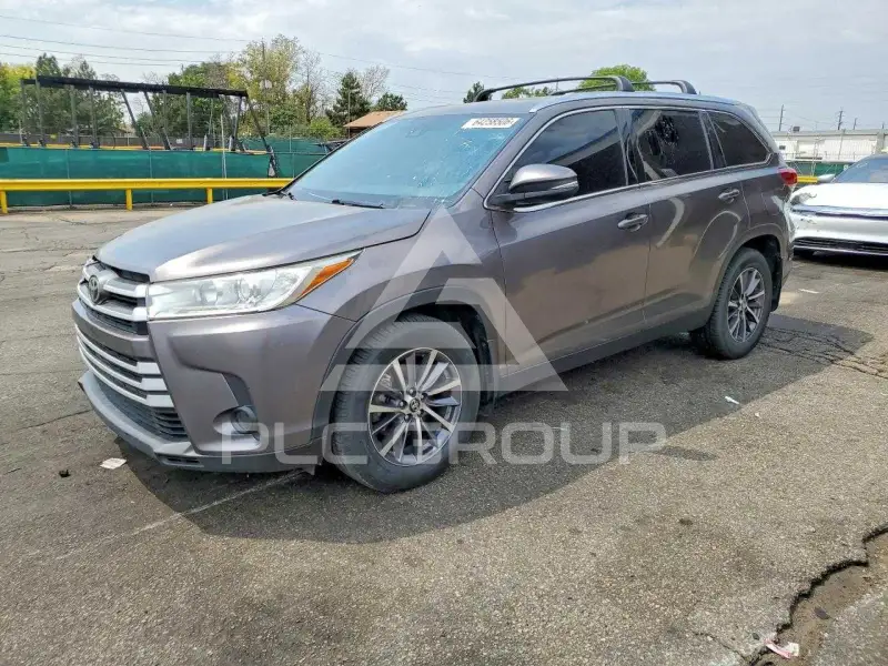 2019 Toyota Highlander фото
