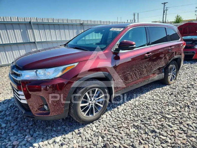 2019 Toyota Highlander photo