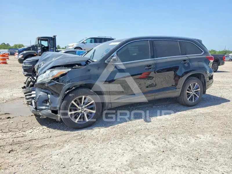 2019 Toyota Highlander фото