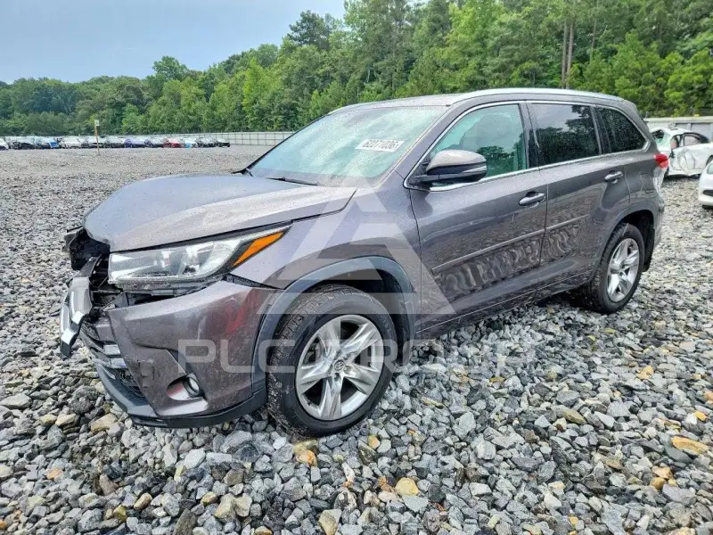 2019 Toyota Highlander photo