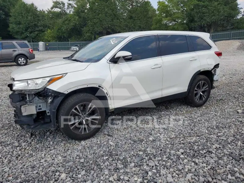 2019 Toyota Highlander photo