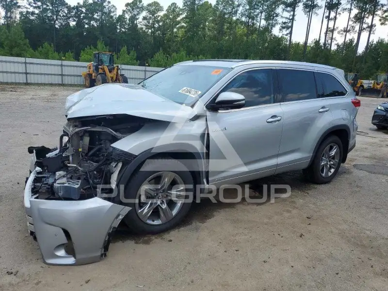 2019 Toyota Highlander photo