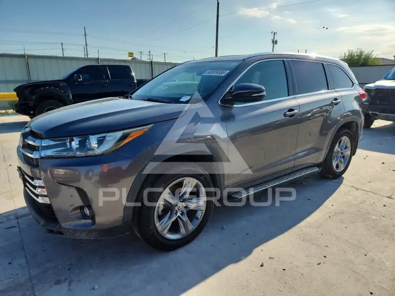2019 Toyota Highlander photo