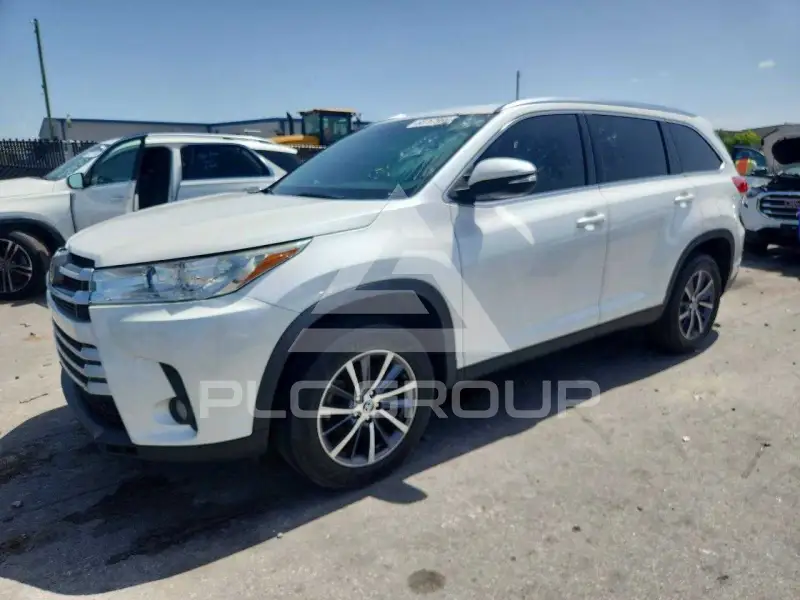 2019 Toyota Highlander фото