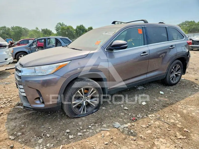 2019 Toyota Highlander photo