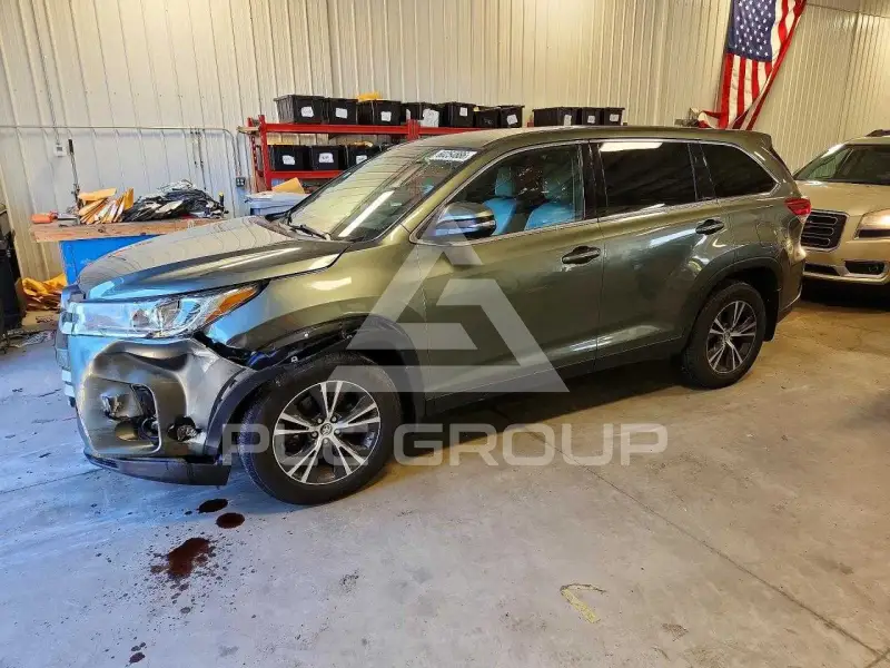 2019 Toyota Highlander photo