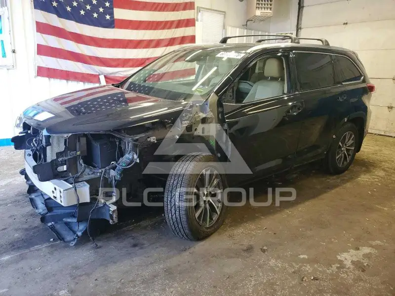 2019 Toyota Highlander photo