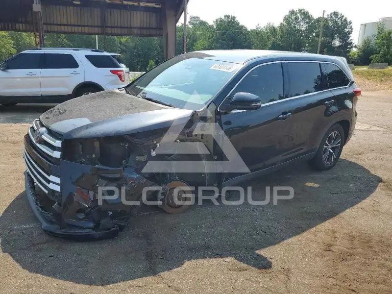 2019 Toyota Highlander photo