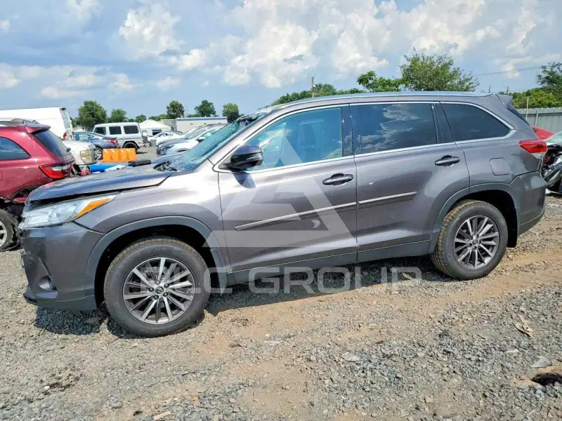 2019 Toyota Highlander фото