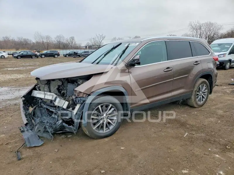 2019 Toyota Highlander фото