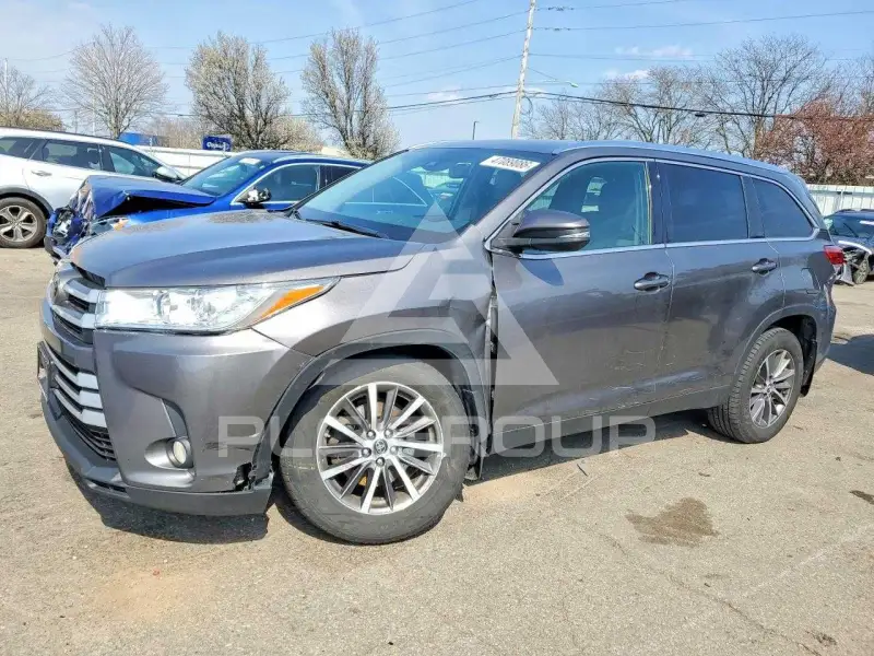 2019 Toyota Highlander фото