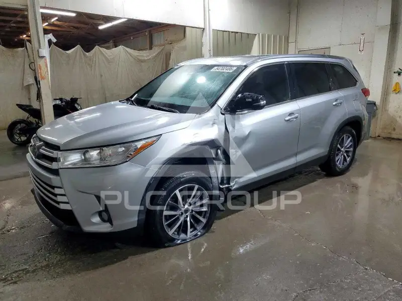 2019 Toyota Highlander фото