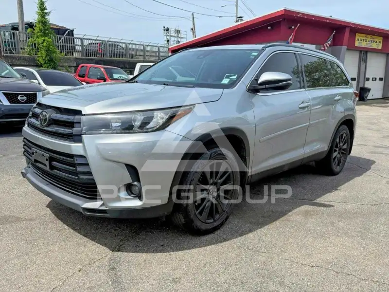 2019 Toyota Highlander photo