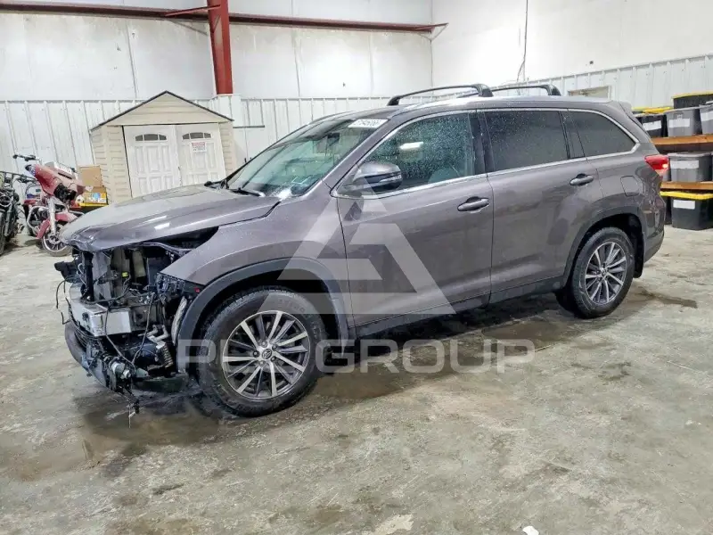 2019 Toyota Highlander фото