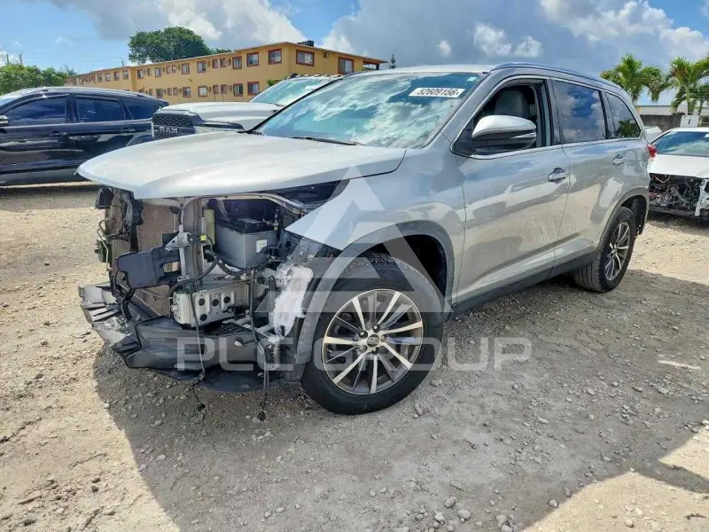 2019 Toyota Highlander фото