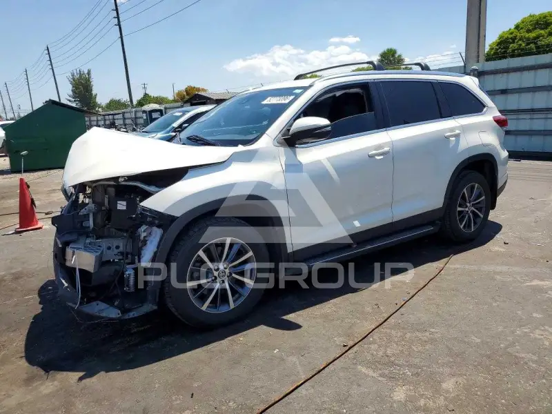 2019 Toyota Highlander фото
