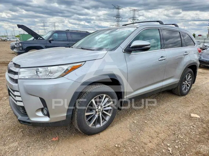 2019 Toyota Highlander фото