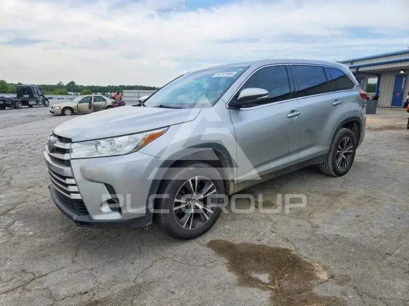 2019 Toyota Highlander фото