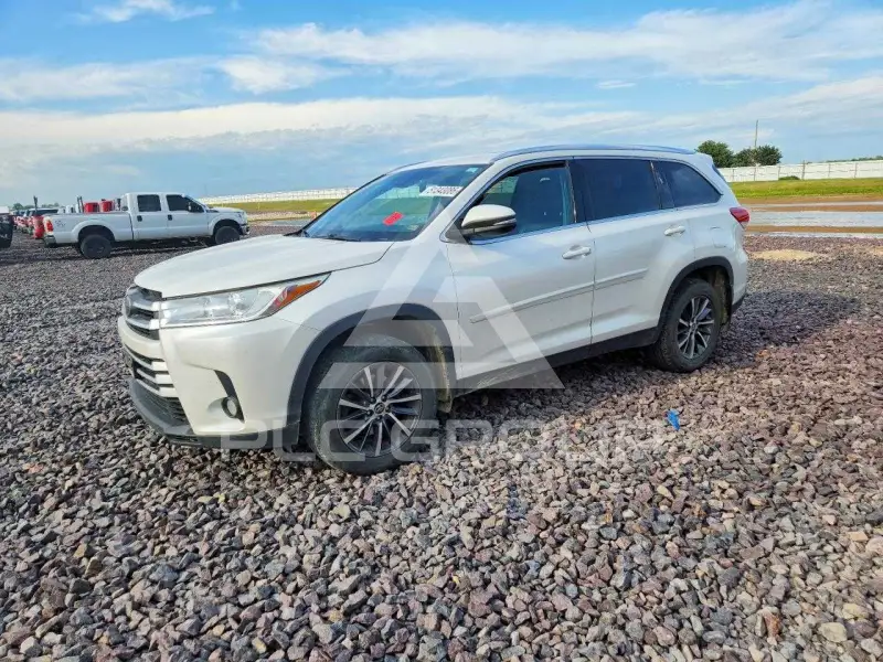 2019 Toyota Highlander фото