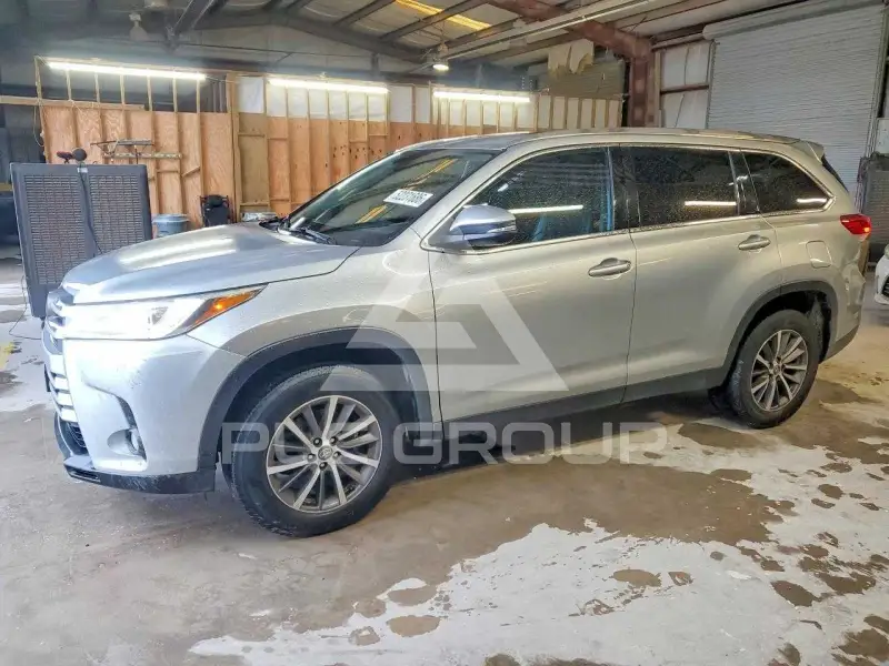 2019 Toyota Highlander фото