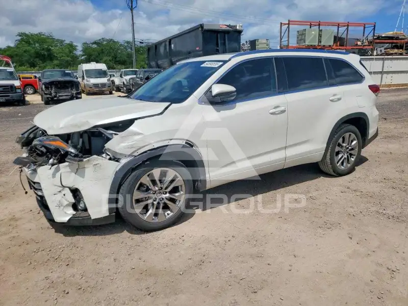 2019 Toyota Highlander фото